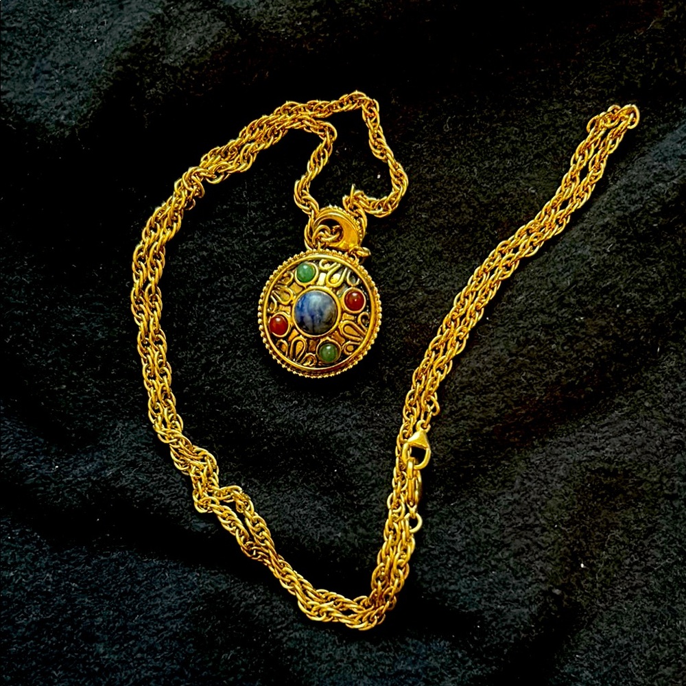 Elegant Gold Multicolor Pendant Necklace